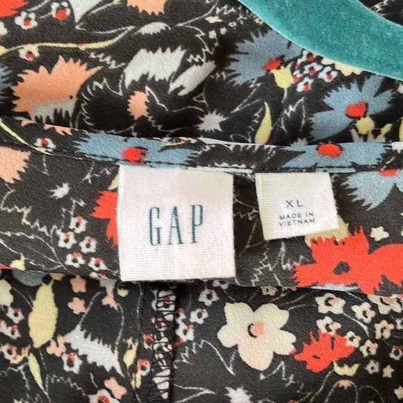 GAP Floral Blouse - Black, Red, White - Picture 2 of 5